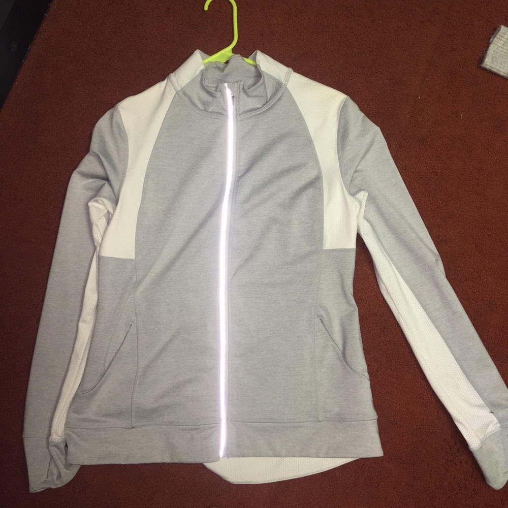 Lucy tech sweater